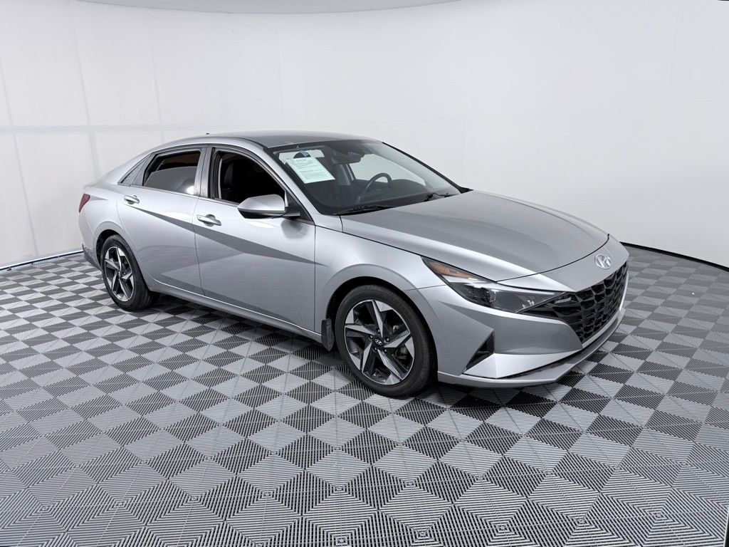 Used 2023 Hyundai Elantra SEL Sedan