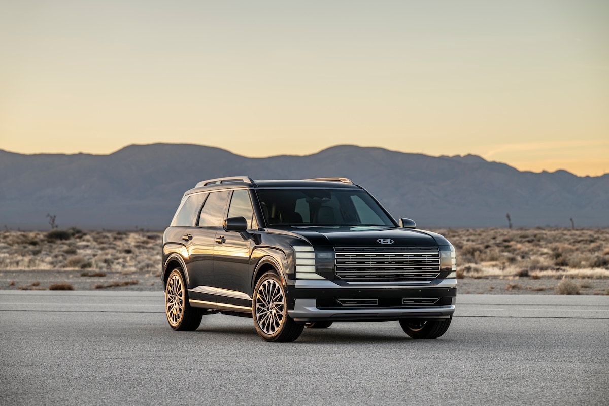 Hyundai Palisade three-row SUV shown from the front three-quarter angle