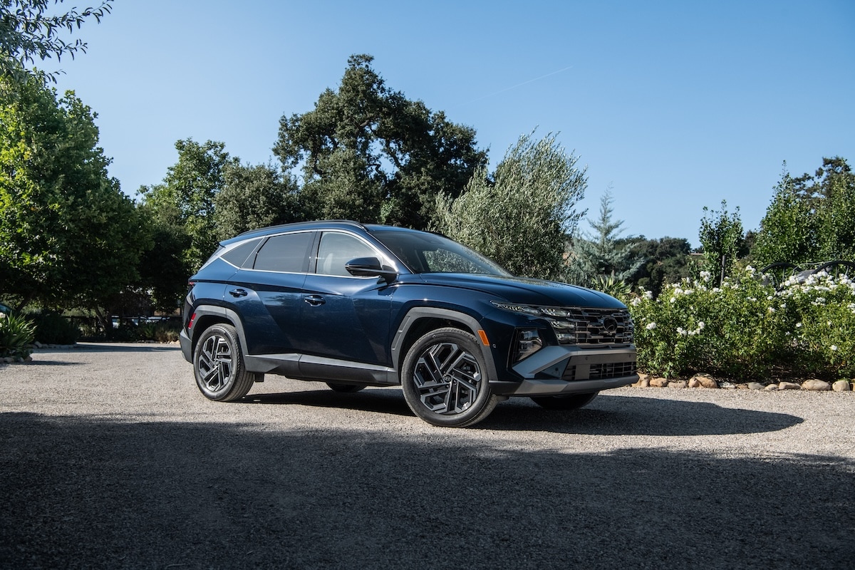 Hyundai Tucson Hybrid shown from the front three-quarter angle