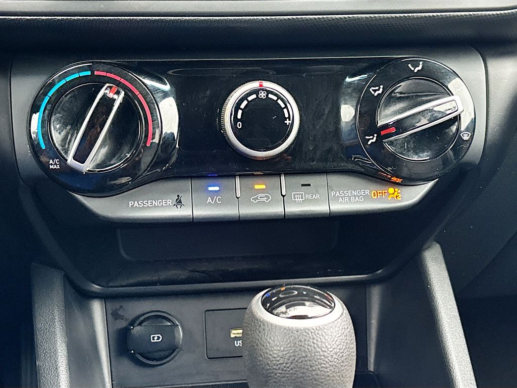 2022 Hyundai Kona SEL - Photo 15