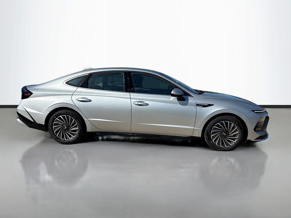 New 2026 Hyundai Sonata Hybrid SEL Sedan