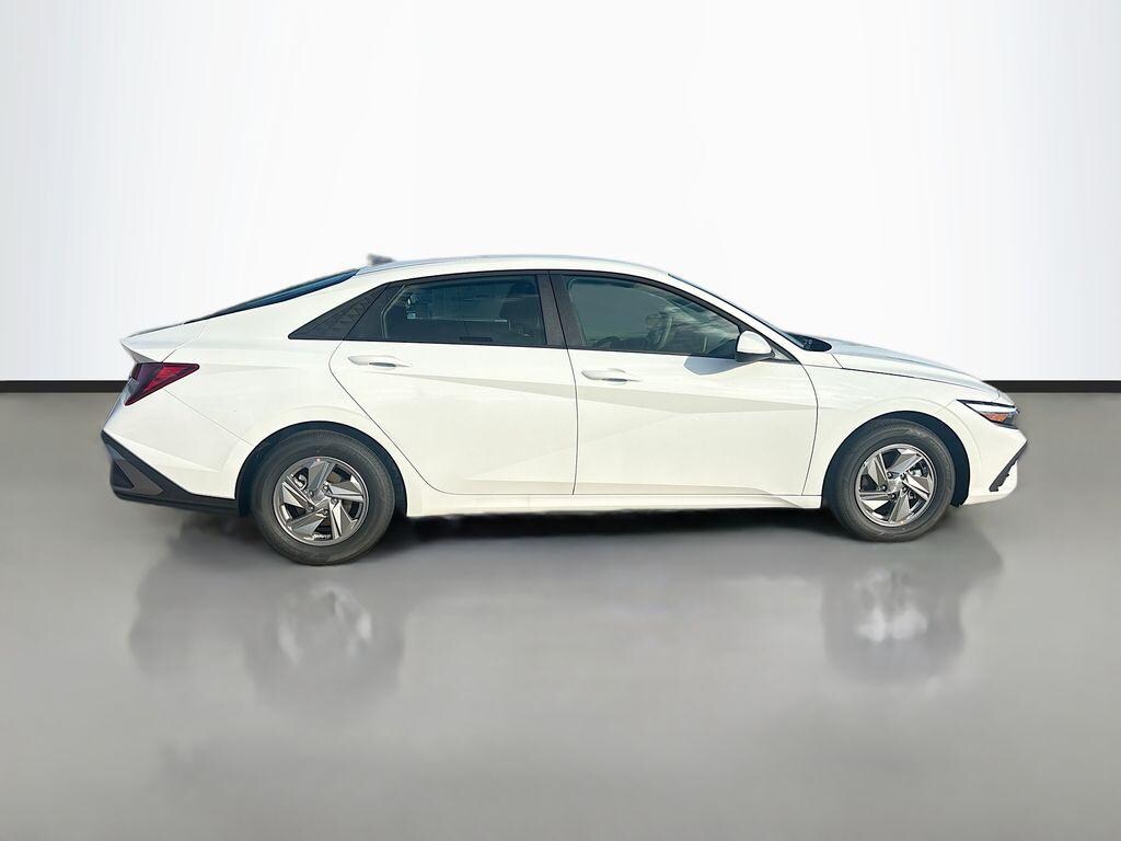 New 2026 Hyundai Elantra SE Sedan