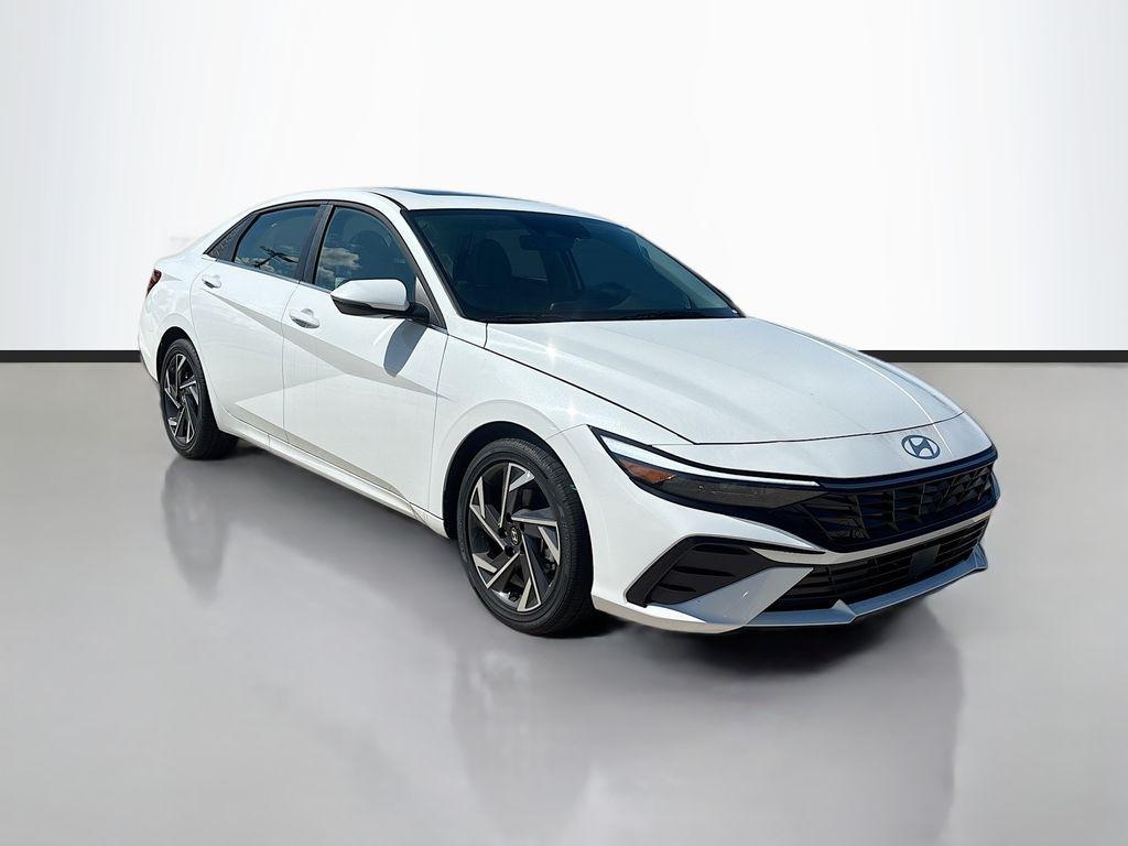 New 2025 Hyundai Elantra Limited Sedan