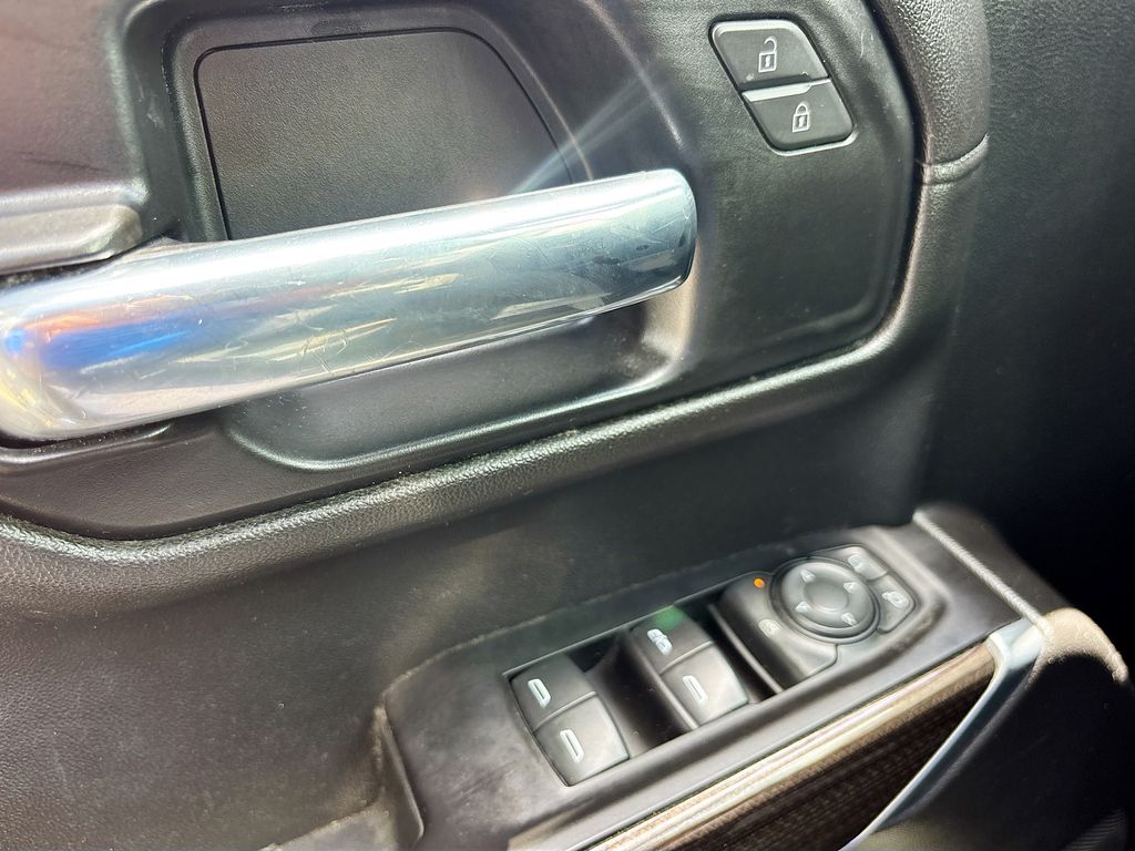 2021 Chevrolet Silverado 1500 LT - Photo 17