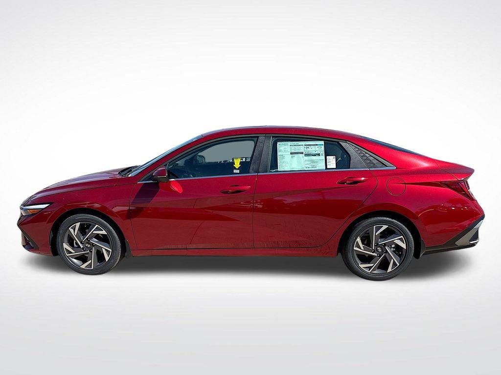 2025 Hyundai Elantra Limited - Photo 9