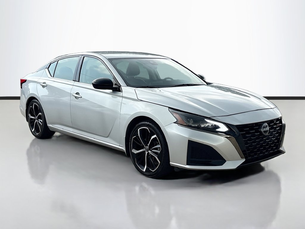 Used 2023 Nissan Altima 2.5 SR Sedan