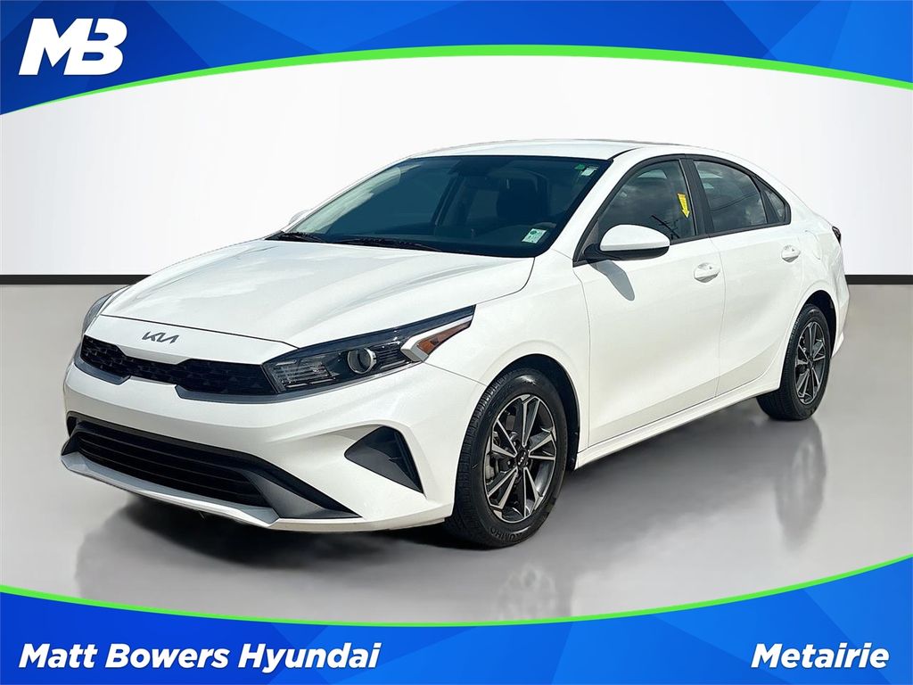 2023 Kia Forte LXS AT's photo