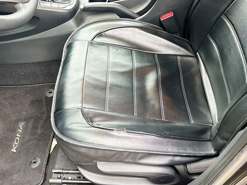 2022 Hyundai Kona SEL - Photo 18