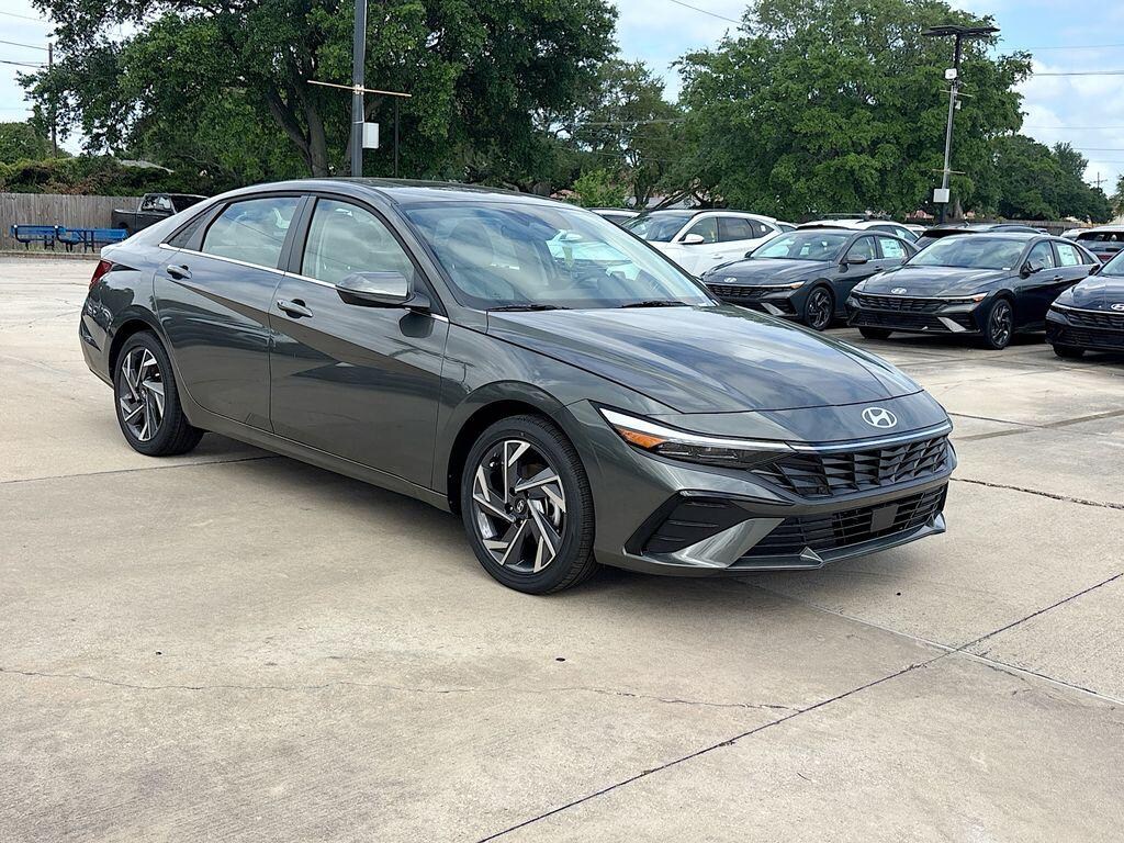 New 2026 Hyundai Elantra Limited Sedan