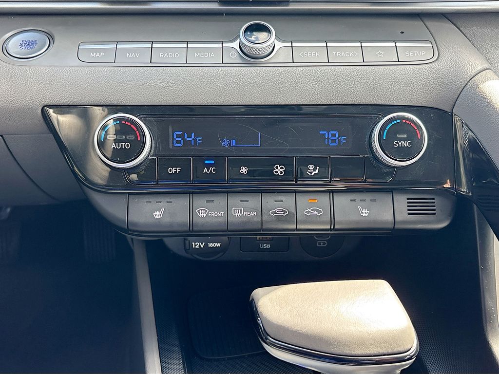 2025 Hyundai Elantra SEL - Photo 16