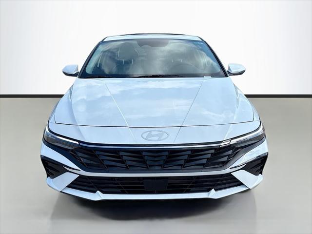 2025 Hyundai Elantra Hybrid Limited photo 2