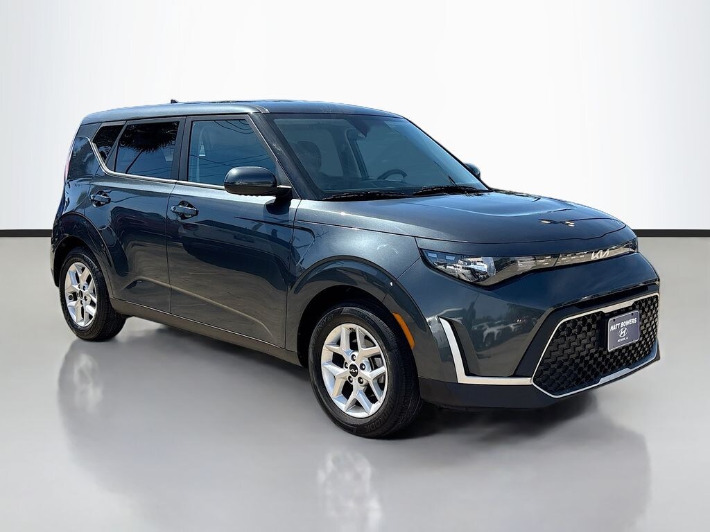 Used 2025 Kia Soul LX Hatchback