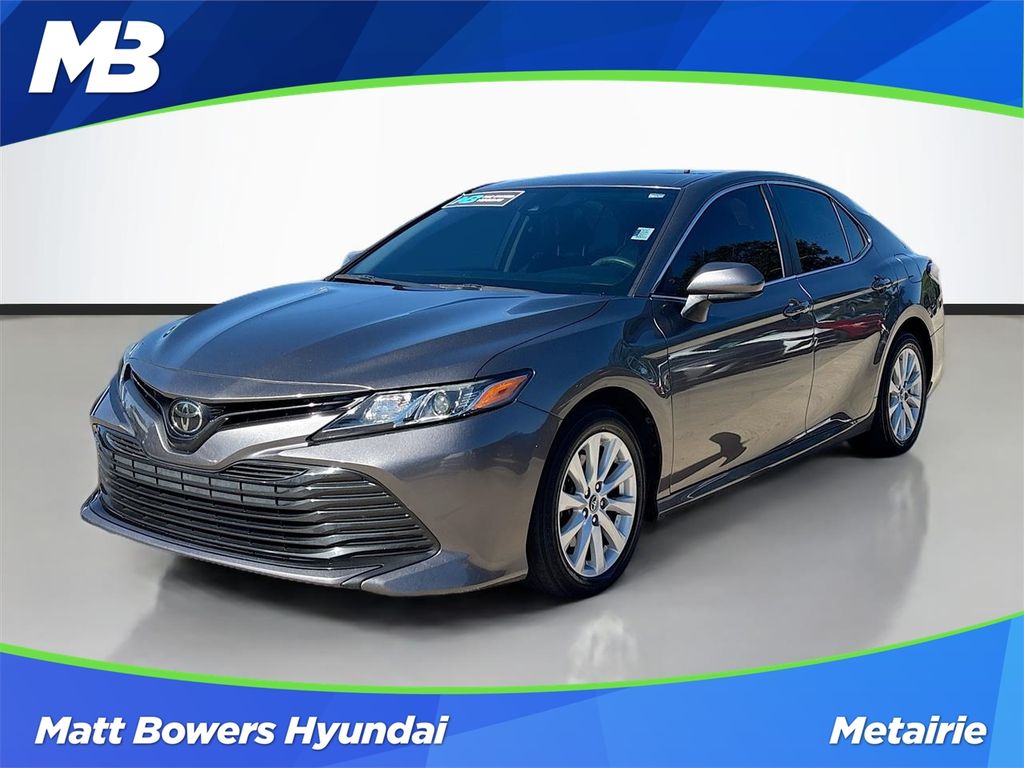 2020 Toyota Camry LE's photo