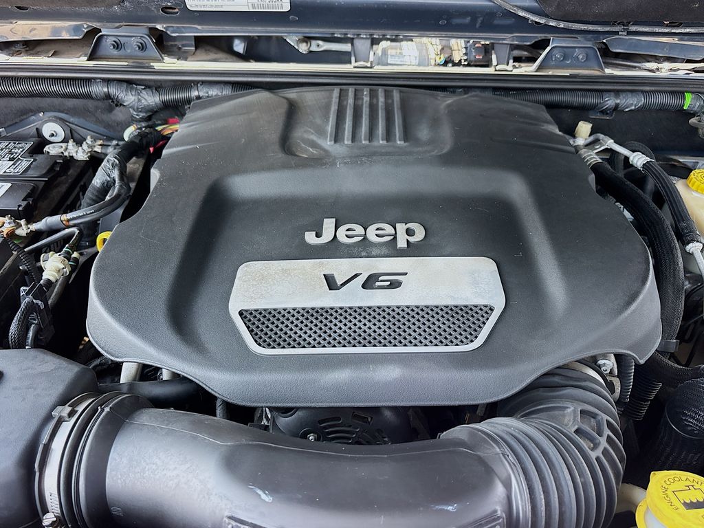 2016 Jeep Wrangler Unlimited Sahara - Photo 28