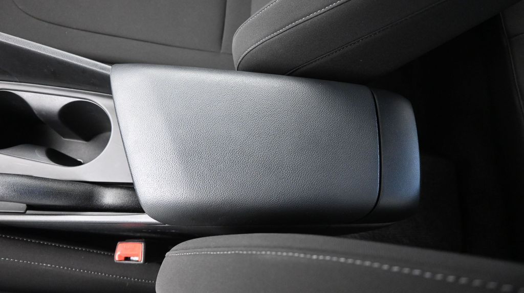 2025 Hyundai Elantra SEL - Photo 37