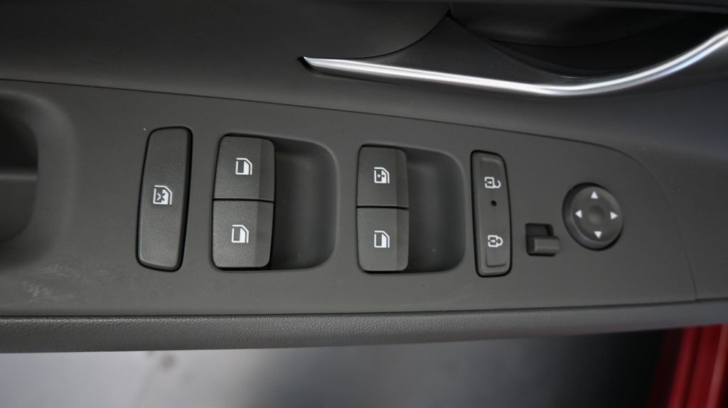 2025 Hyundai Elantra SEL - Photo 22