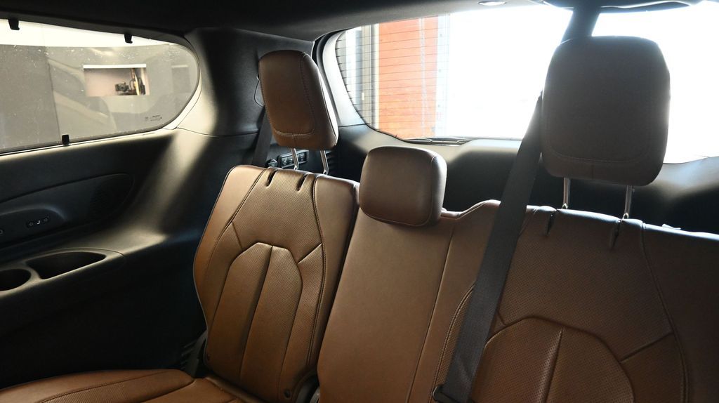2020 Chrysler Pacifica Limited - Photo 23