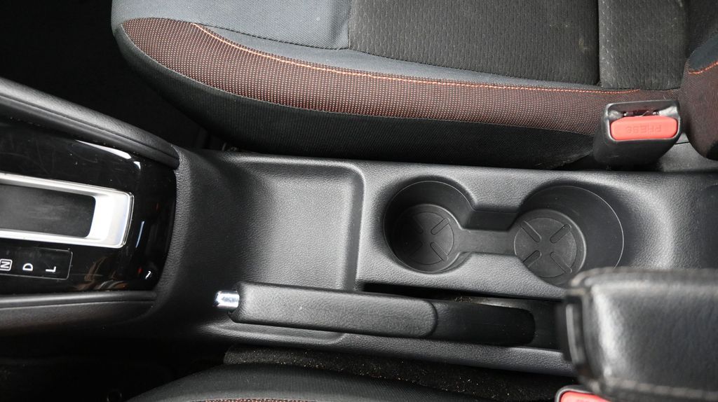 2020 Nissan Versa Sedan SR - Photo 35