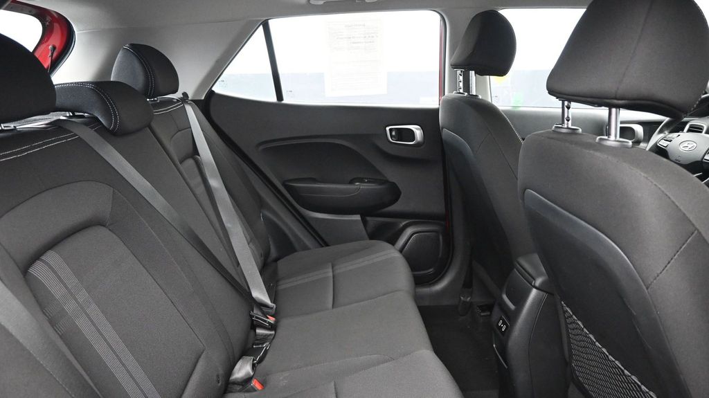 2025 Hyundai Venue SEL - Photo 14