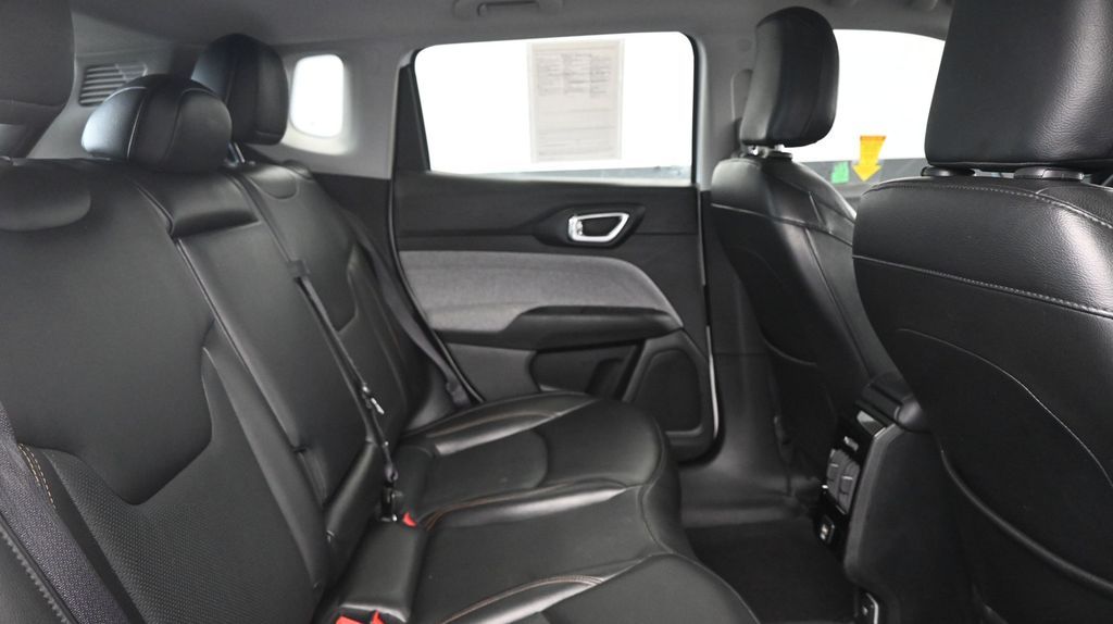 2022 Jeep Compass Latitude Lux - Photo 13