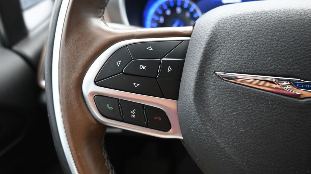2020 Chrysler Pacifica Limited - Photo 32
