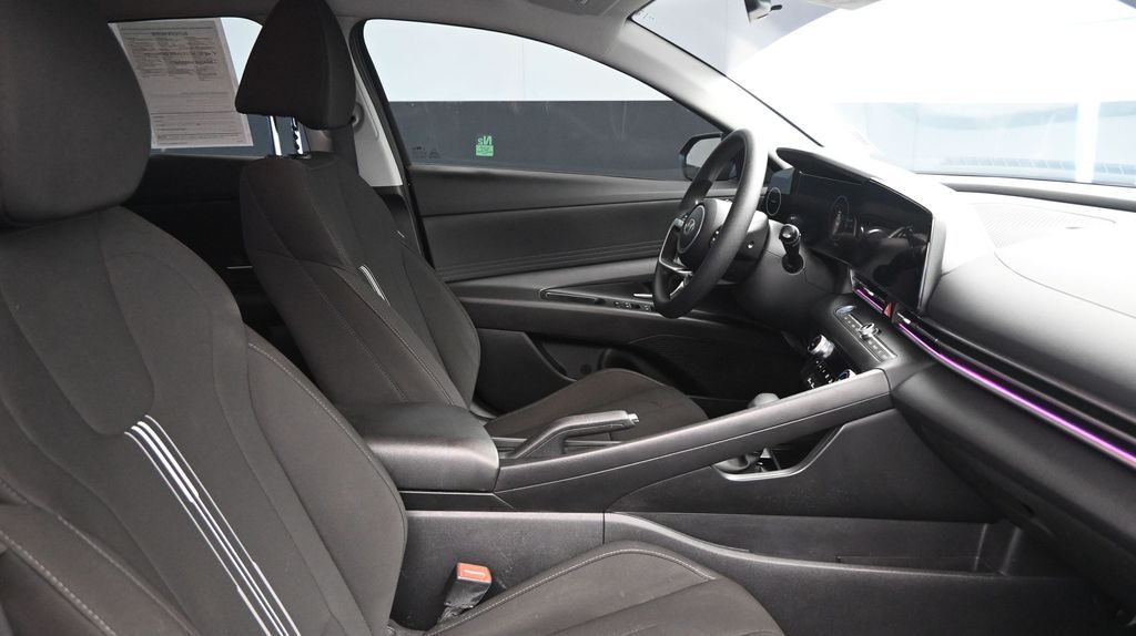 2024 Hyundai Elantra SEL - Photo 10