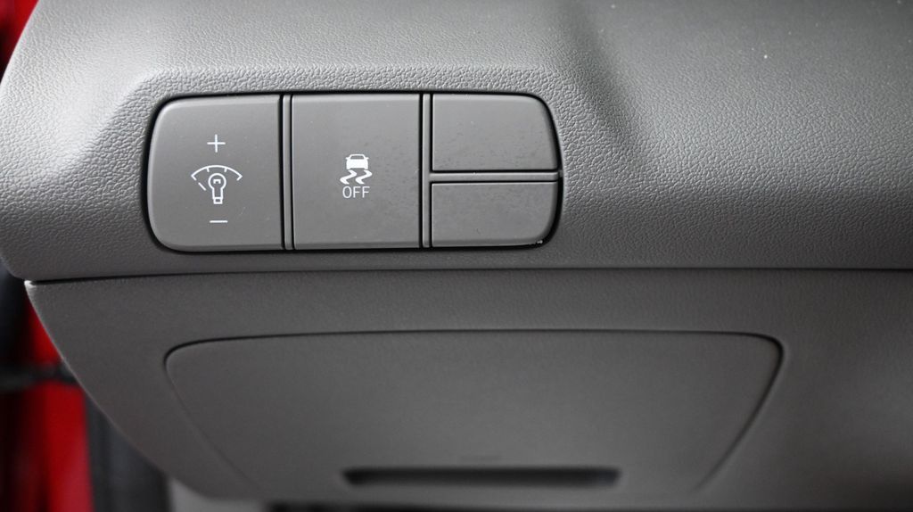 2025 Hyundai Elantra SEL - Photo 27