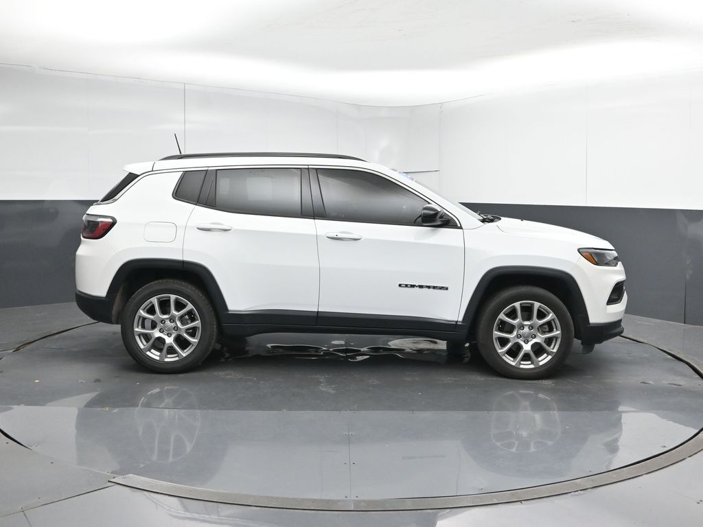 2022 Jeep Compass Latitude Lux - Photo 6