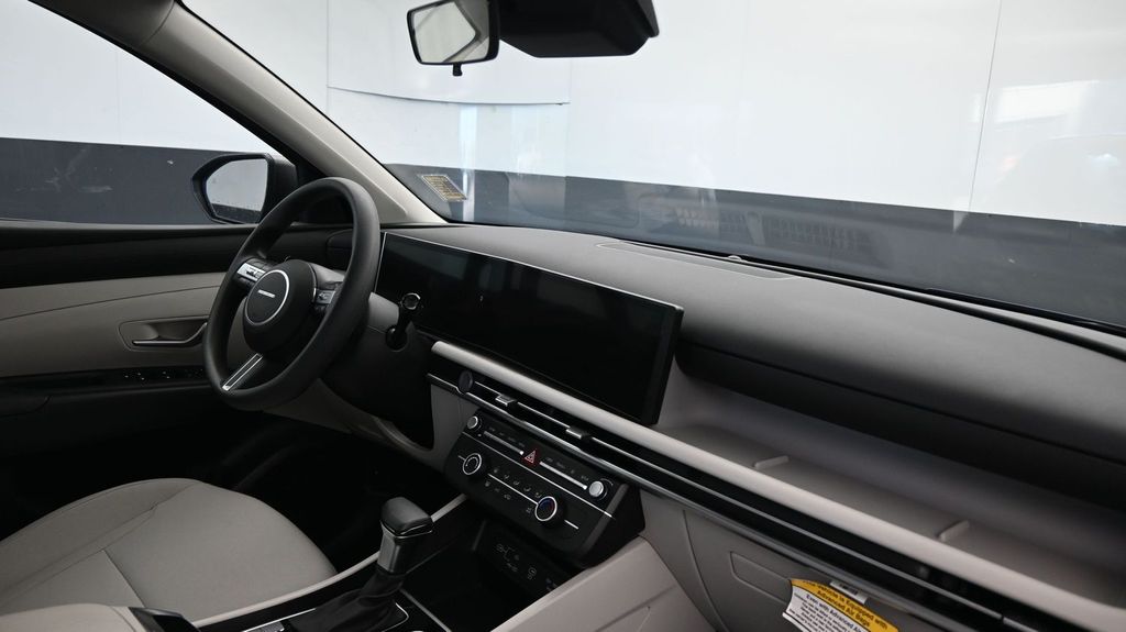 2026 Hyundai Tucson SE - Photo 12
