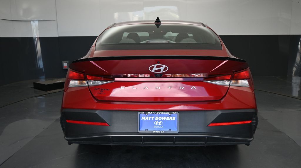 2025 Hyundai Elantra SEL - Photo 17
