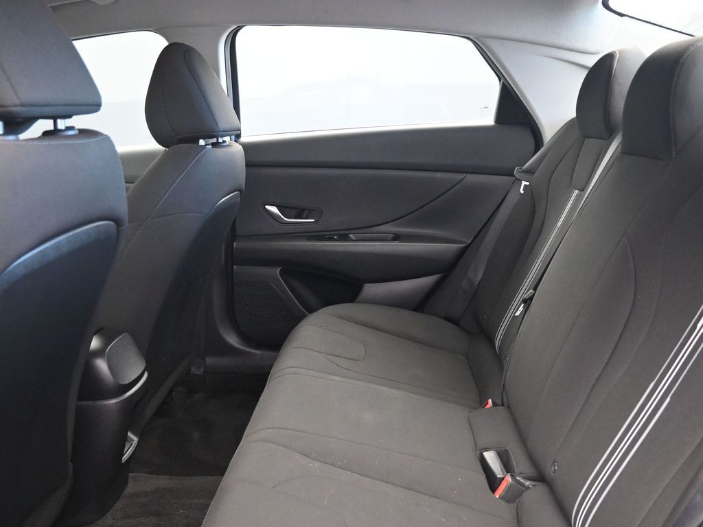 2024 Hyundai Elantra SEL - Photo 18