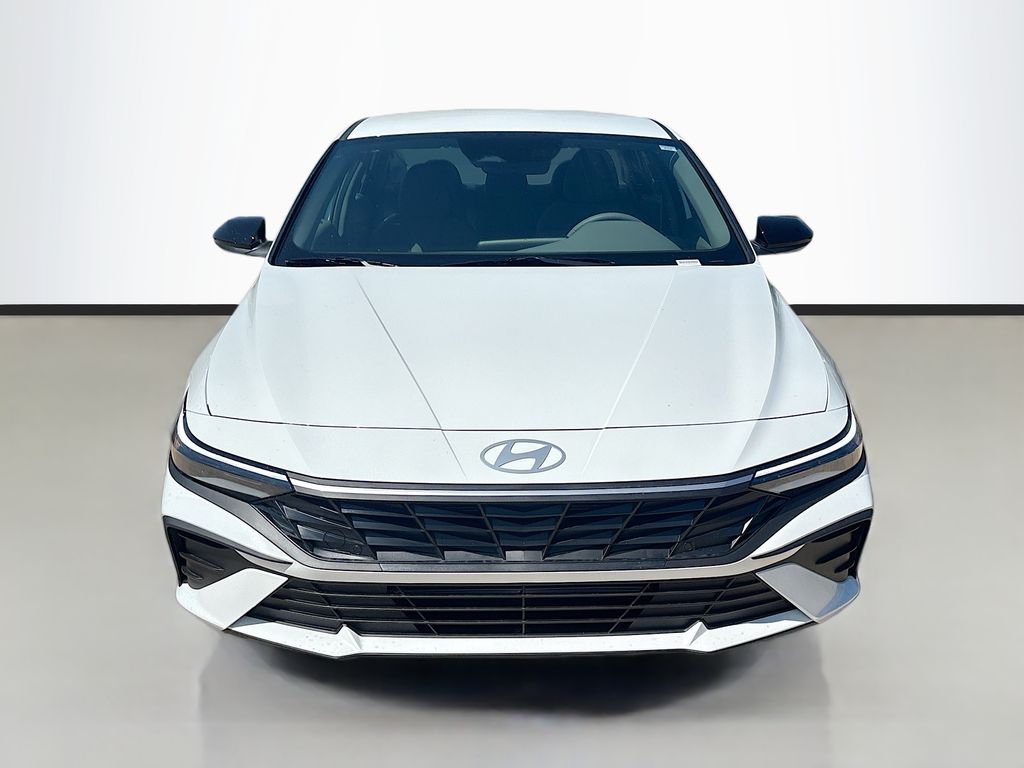 2025 Hyundai Elantra SEL Sport photo 2