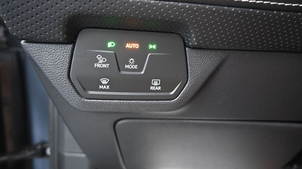 2024 Volkswagen Atlas SEL Premium R-Line - Photo 31