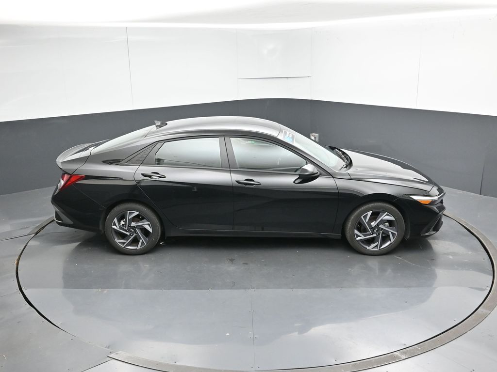 2025 Hyundai Elantra SEL - Photo 52
