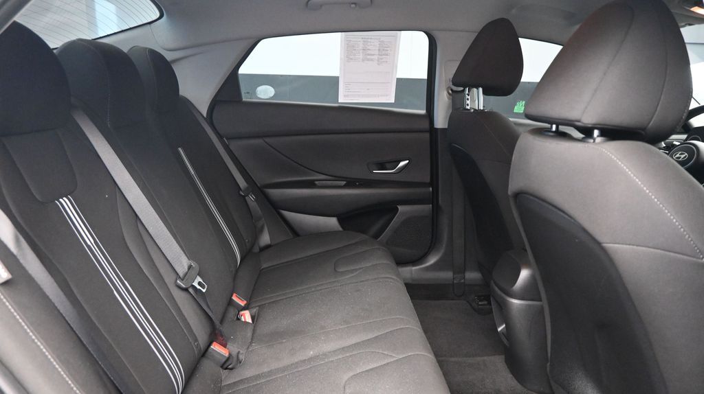 2024 Hyundai Elantra SEL - Photo 13