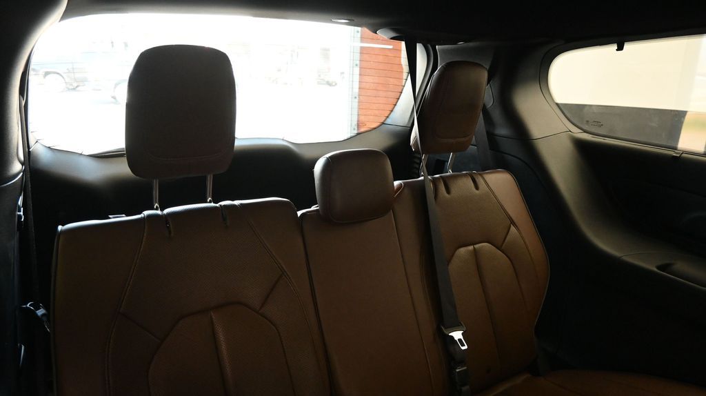 2020 Chrysler Pacifica Limited - Photo 16