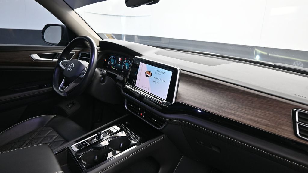 2024 Volkswagen Atlas SEL Premium R-Line - Photo 12