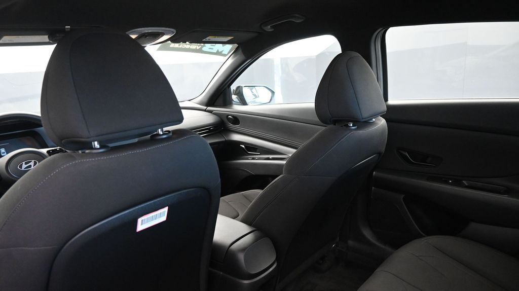 2025 Hyundai Elantra SEL - Photo 21