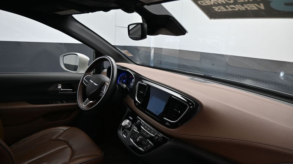 2020 Chrysler Pacifica Limited - Photo 12