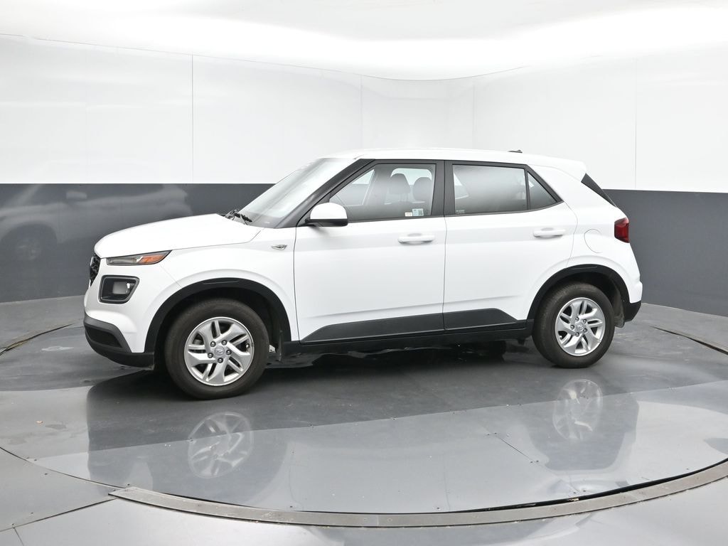 Used 2025 Hyundai Venue SE SUV