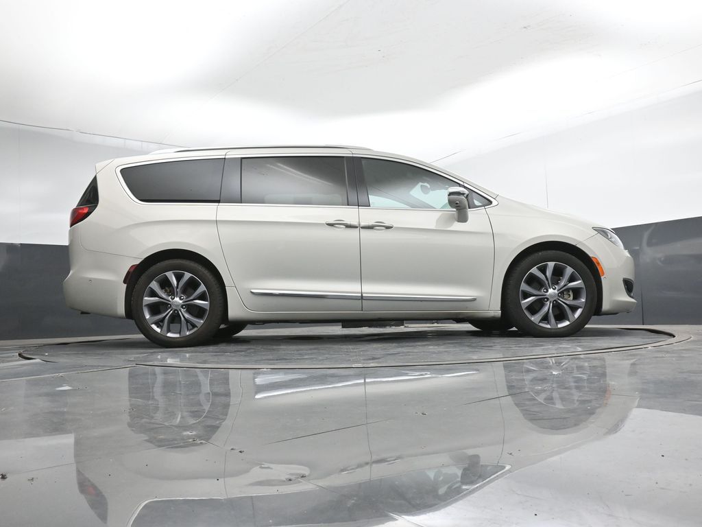 2020 Chrysler Pacifica Limited - Photo 47