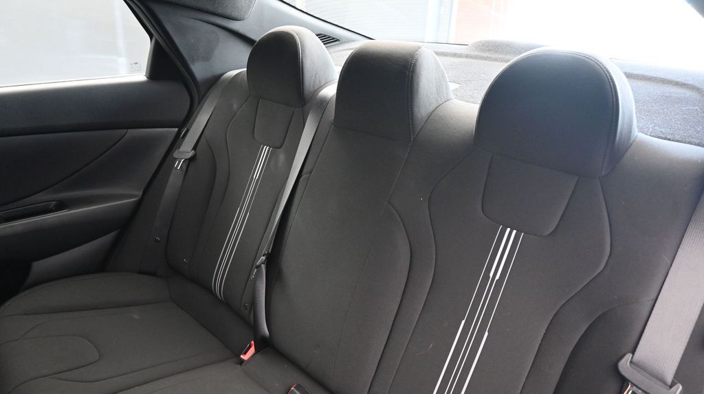 2025 Hyundai Elantra SEL - Photo 19