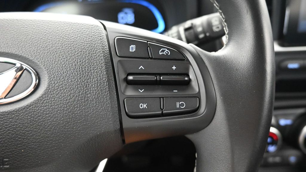 2025 Hyundai Venue SEL - Photo 30