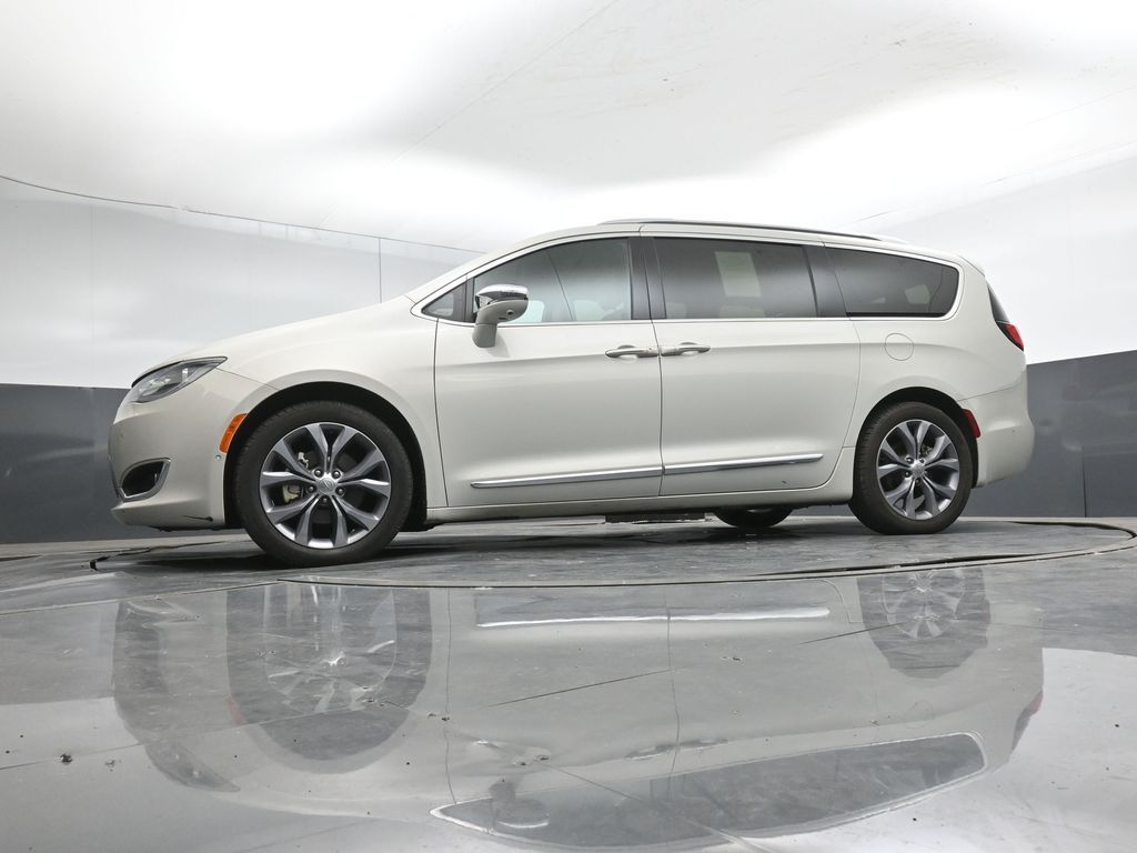 2020 Chrysler Pacifica Limited - Photo 43
