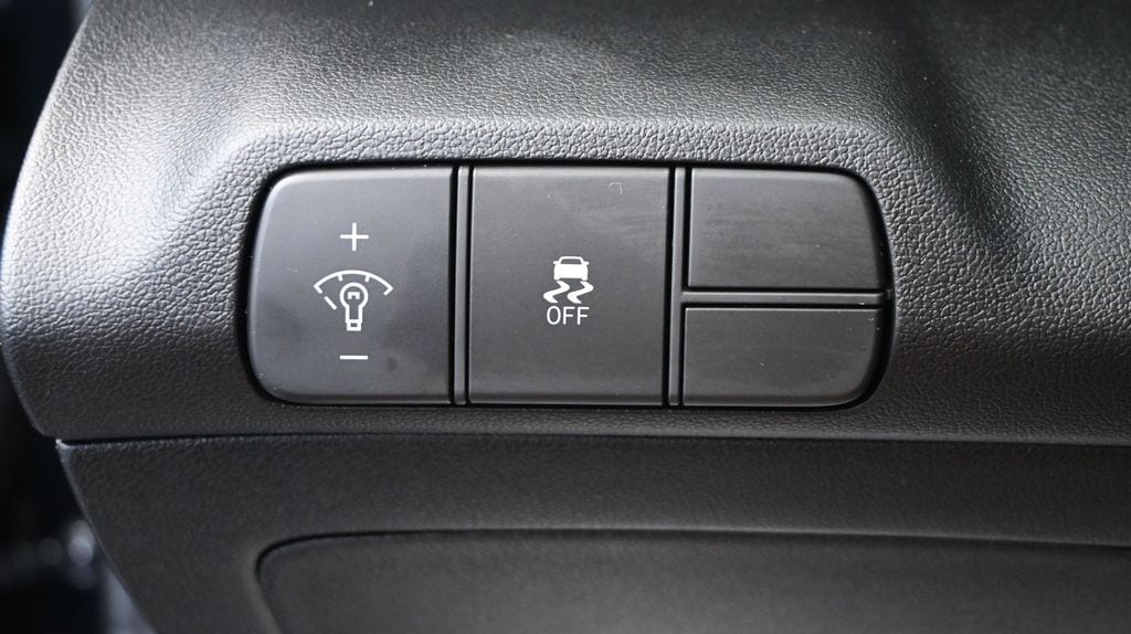 2025 Hyundai Elantra SEL - Photo 27