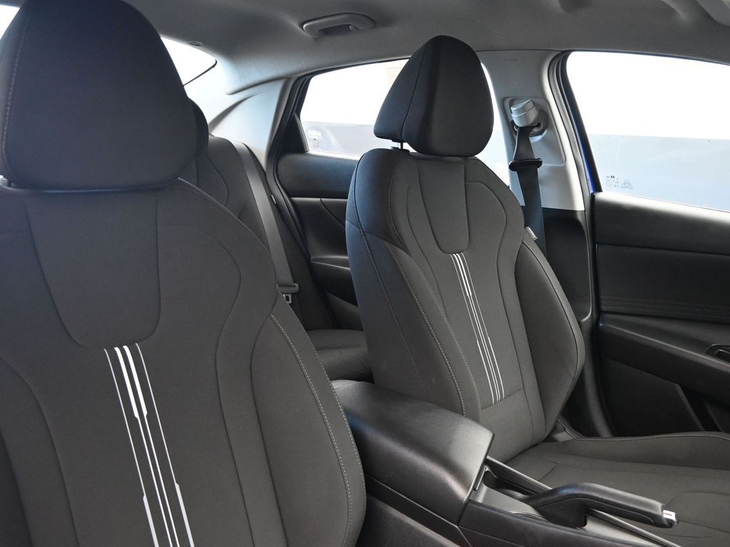 2024 Hyundai Elantra SEL - Photo 11