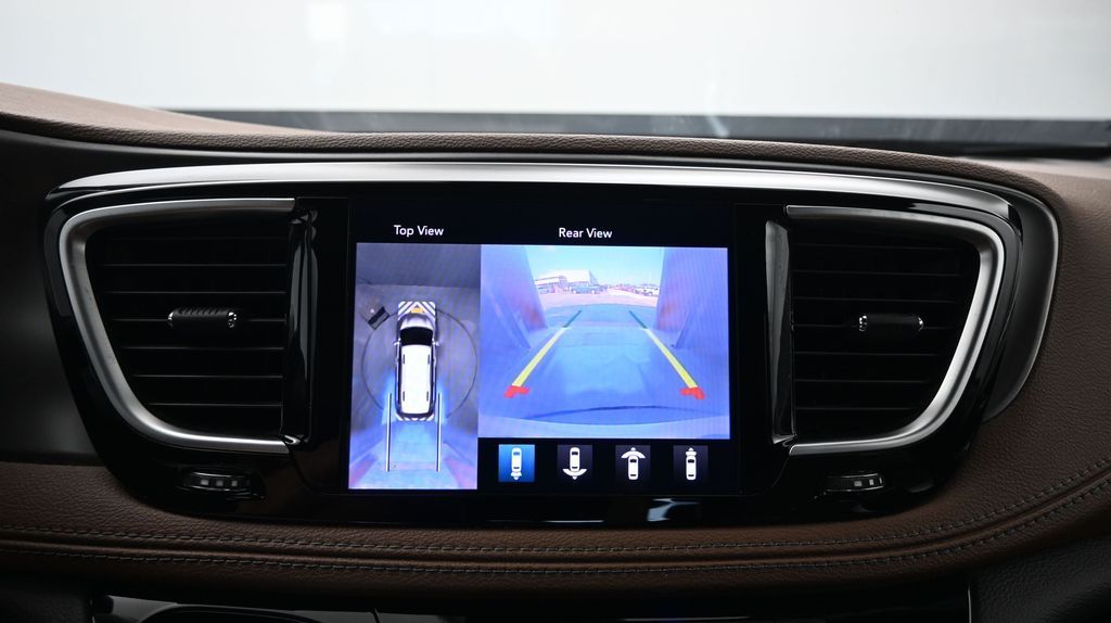 2020 Chrysler Pacifica Limited - Photo 35