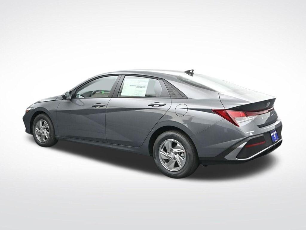 New 2026 Hyundai Elantra SE Sedan