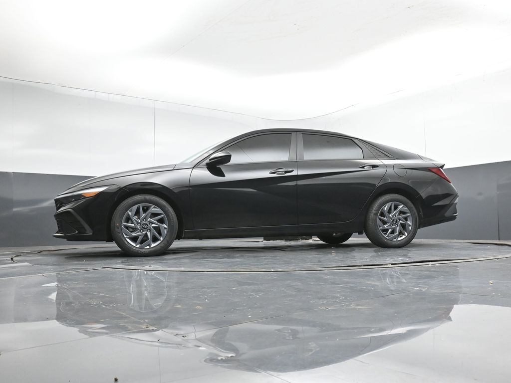 2024 Hyundai Elantra SEL - Photo 39