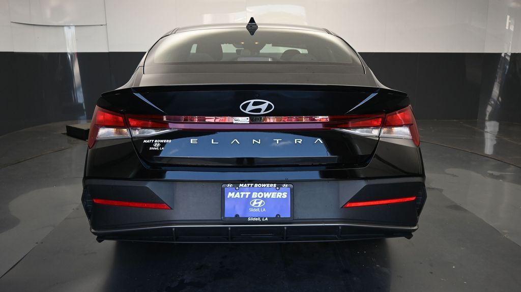 2025 Hyundai Elantra SEL - Photo 17